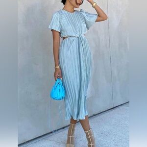 Drew Cutout Twist Midi Dress, Who What Wear, Light Blue, (M) NWT.